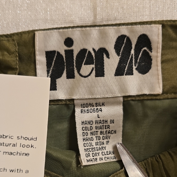 Elegant Silk Pencil Skirt in Olive Green - Picture 2 of 11